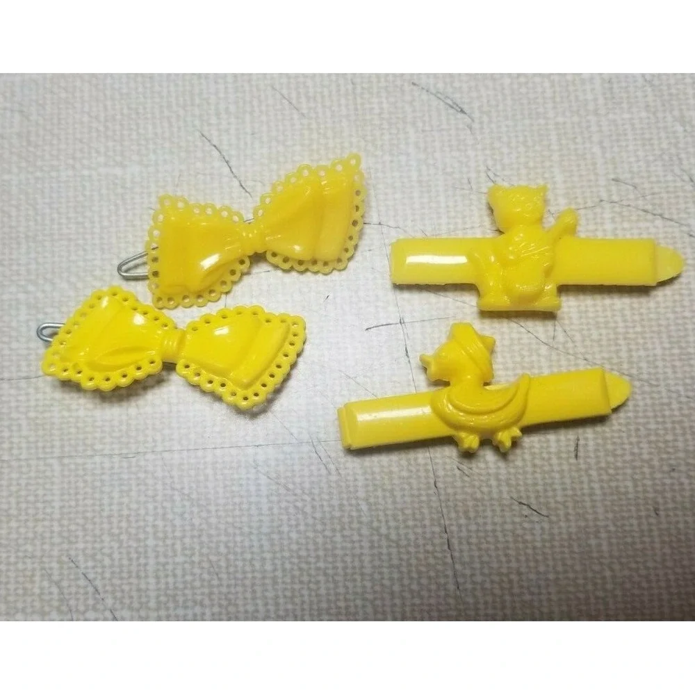 VTG Childrens Hair Barrettes Plastic Metal Colorful Clips Duck Bear Yellow